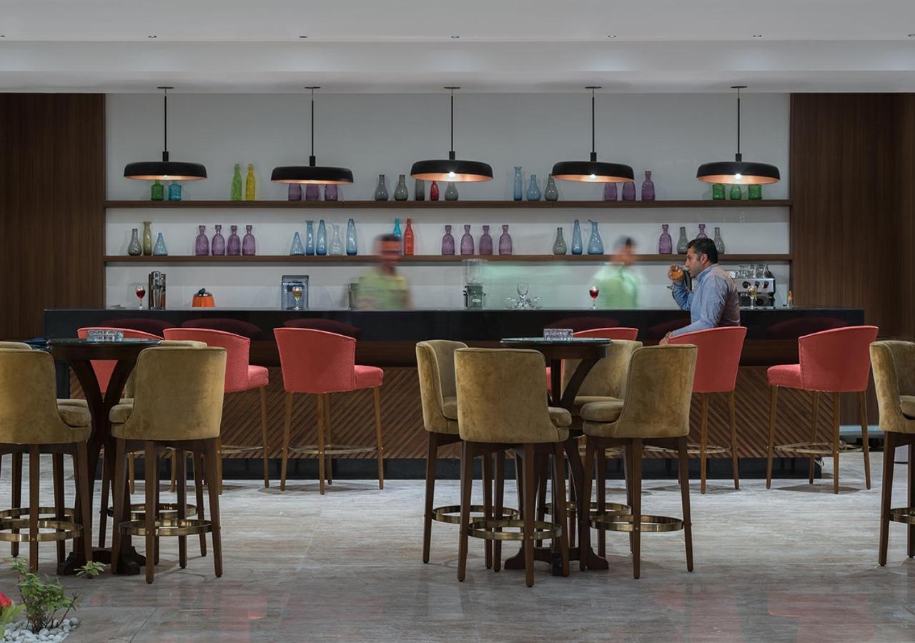 Crystal Inn Hotel - Alamein (Adults Only) El Alamein Exteriér fotografie The bar at the hotel